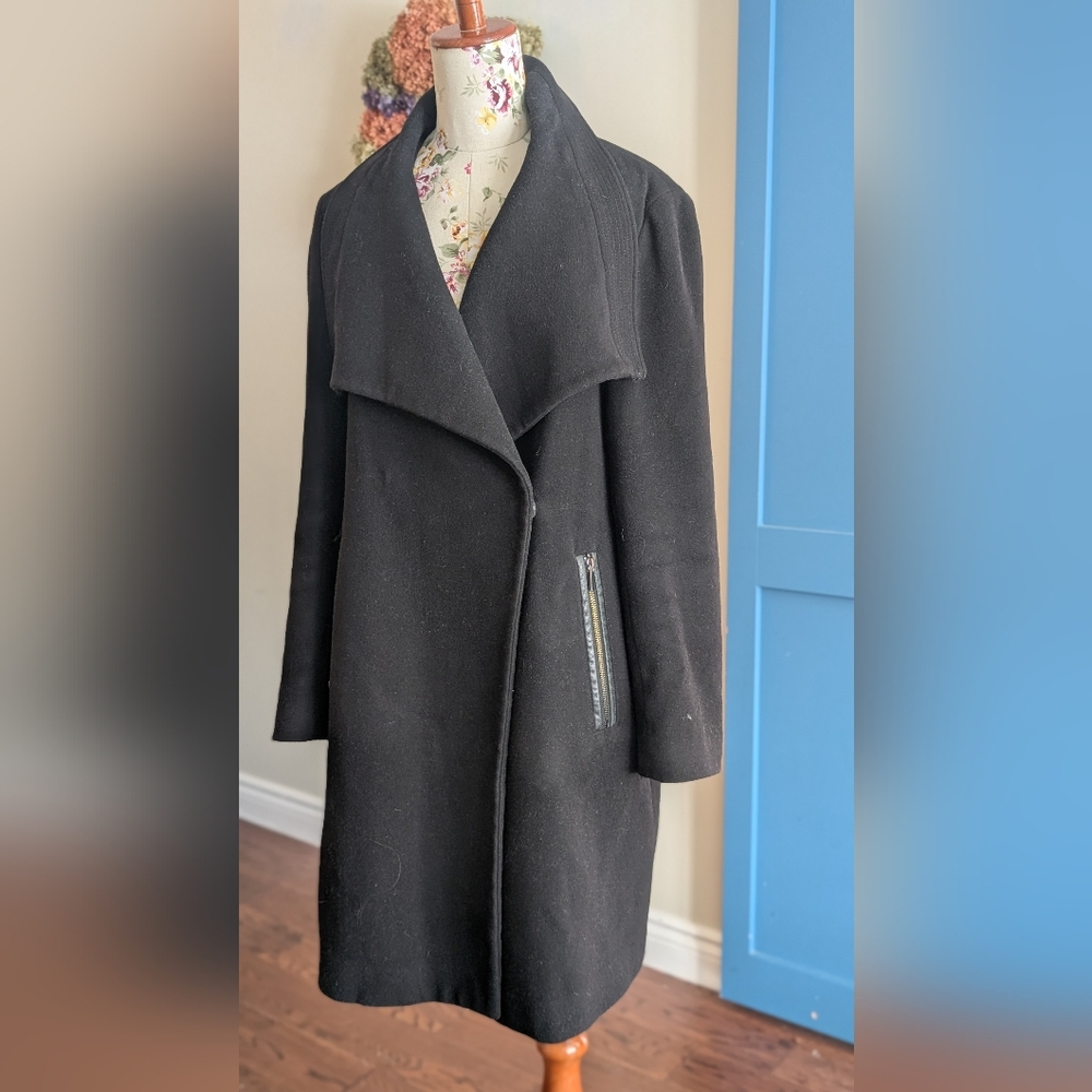 Sandra Augelazzi Elegant Black Women's Coat-01‎